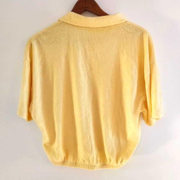 Yellow soft cropped t shirt with collar - Picture 5 of 5